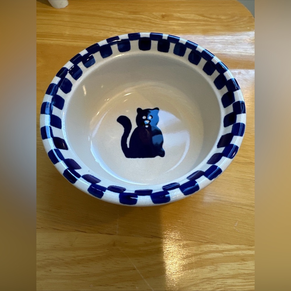 Castlemere stoneware cat food bowl 6 inches in cobalt blue. - Picture 4 of 11
